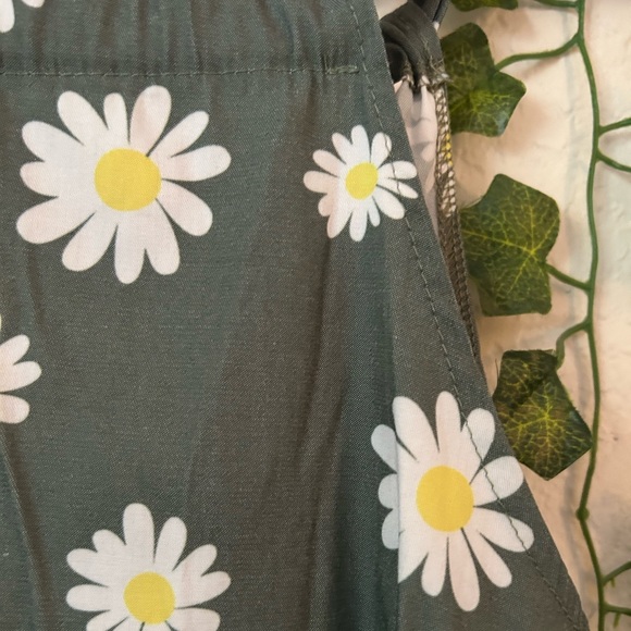 Daisy Top - Picture 4 of 4